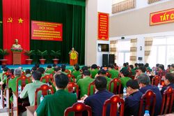 Tăng cường công tác phối hợp phòng, chống mua bán trái phép vũ khí, vật liệu nổ, công cụ hỗ trợ và pháo trên tuyến biên giới
