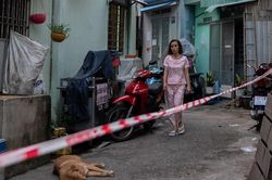 Sạt lở, sụt lún bờ kênh Thanh Đa gia tăng, người dân sống trong bất an