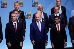 NATO thảo luận nhiều vấn đề nóng