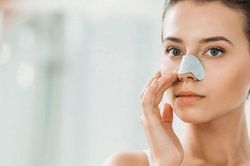 Cách loại bỏ mụn cám ở cánh mũi