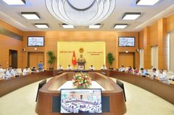 Sáng nay, Phiên họp thứ 24 của UBTVQH khai mạc, xem xét, cho ý kiến nhiều nội dung quan trọng