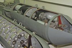 Mỹ giao bom, đạn chùm cho Ukraine sẽ lập tức 'cởi trói' cho Nga