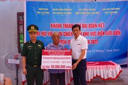 Bàn giao nhà 'Đại đoàn kết' tặng cựu chiến binh
