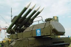 Khoảnh khắc lính thủy đánh bộ Ukraine phá hủy xe phòng không Nga