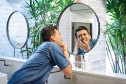 Mách chàng cách trị mụn thịt trên mặt