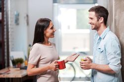 5 bí mật của người thông minh khiến mọi người đều thích họ ngay từ lần đầu tiếp xúc