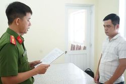 Tập đầu tư tài chính, bị 'thầy hướng dẫn' trộm gần 400 triệu đồng
