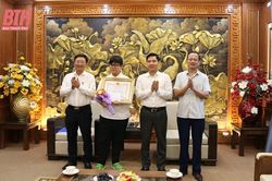 Huyện Thiệu Hóa gặp mặt, khen thưởng học sinh thi đỗ lớp 10 Trường THPT Chuyên Lam Sơn