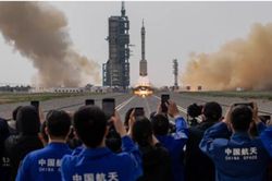 Trung Quốc tiết lộ kế hoạch đưa phi hành gia lên mặt trăng vào năm 2030