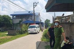 Con trai gào khóc phát hiện bố mẹ tử vong trên giường