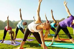 Cách tăng cường vận động nơi làm việc, giảm hệ lụy khi ngồi nhiều