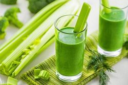 Hiệu quả giảm cân, đẹp da bất ngờ với nước ép cần tây