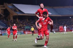 Bình luận viên Quang Huy: 'Cuộc đua tam mã vô địch V-League 2023'