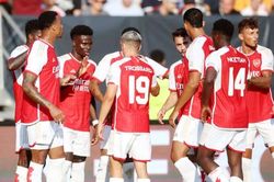 Saka ghi bàn nhưng Arsenal bị Nurnberg cầm hòa