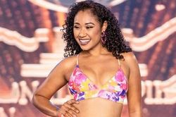 Thí sinh Hoa hậu Siêu quốc gia lộ khuyết điểm khi trình diễn bikini