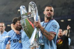 Guardiola bất lực nhìn Kyle Walker rời Man City