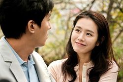 Đêm nào vợ tôi cũng bị giật mình, khi biết lý do, tôi càng yêu cô ấy hơn