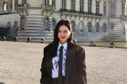 Vợ chồng Hyun Bin, Son Ye Jin hẹn hò đầy giản dị, 'trốn con' thực hiện một việc