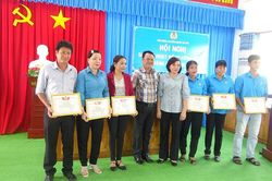 Công đoàn huyện Tri Tôn quan tâm chăm lo người lao động
