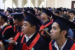 Hơn 220 tân tiến sĩ, thạc sĩ nhận bằng tốt nghiệp