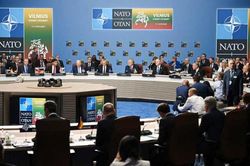 Hội nghị Thượng đỉnh NATO: Khác biệt xen lẫn đồng thuận