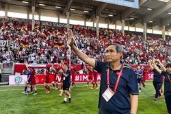 Không có chuyện ông Mai Đức Chung bị FIFA cắt quyền huấn luyện viên trưởng