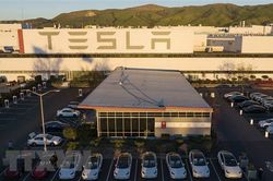 Hành trình trở thành nhà sản xuất xe điện hàng đầu của Tesla