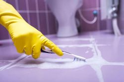 5 mẹo tẩy trắng đường ron trên sàn gạch bằng vật liệu có sẵn trong nhà