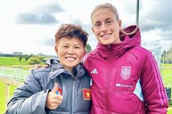 Đội tuyển nữ Việt Nam được chào đón tại World Cup, giao lưu cùng những nữ cầu thủ hàng đầu thế giới