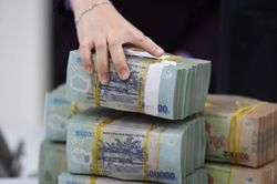 Lãi suất gửi tiết kiệm ngân hàng hiện cao nhất là bao nhiêu?