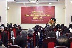 Tôn vinh cống hiến của nhà văn lão thành tiêu biểu
