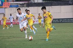 Đông Á Thanh Hóa 'phơi áo' ngay trên sân nhà trước Thép Xanh Nam Định