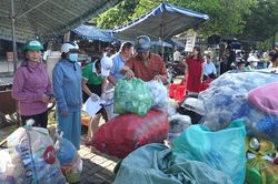 Ngày hội thu mua các sản phẩm tái chế sau phân loại rác tại nguồn