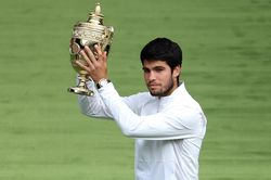 Carlos Alcaraz vô địch Wimbledon, lập kỳ tích sau 38 năm