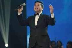 Đăng Dương làm liveshow 30 năm ca hát nhưng vắng bóng Trọng Tấn, Việt Hoàn