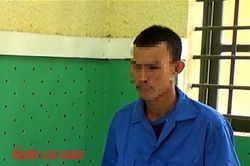 Đồng Tháp: Khởi tố cha dượng đốt con riêng của vợ