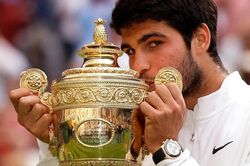 Alcaraz đánh bại huyền thoại Djokovic sau hơn 4 tiếng ở trận chung kết Wimbledon
