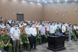 'Chuyến bay giải cứu': Kiến nghị điều tra trách nhiệm Thứ trưởng Y tế Đỗ Xuân Tuyên