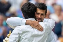 Djokovic đưa Carlos Alcaraz lên mây: 'Tôi chưa từng gặp tay vợt nào như cậu ấy'