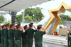 Hành trình về nguồn tưởng nhớ công ơn các Anh hùng liệt sĩ