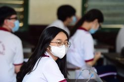 Hiệu trưởng THPT được tự quyết việc chuyển trường của học sinh