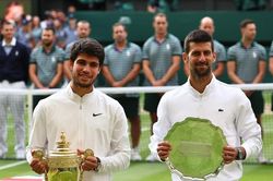 Djokovic thán phục Alcaraz, Nadal muốn ôm chặt tân vương Wimbledon