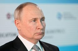 Tổng thống Putin chế giễu sự phụ thuộc của châu Âu vào Mỹ