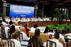 Chính phủ Colombia và ELN ký các quy tắc thực hiện ngừng bắn
