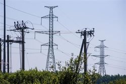 Iran thông báo sẽ sớm trao đổi điện lưới với Nga qua Azerbaijan