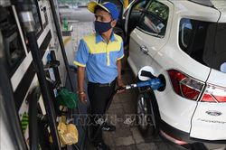Giá dầu châu Á giảm phiên thứ hai