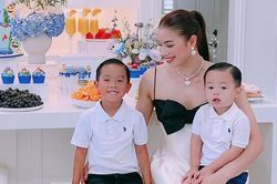 Phạm Hương khoe ảnh cùng 2 con trong căn nhà triệu đô