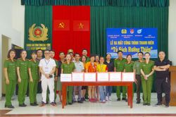 Trại tạm giam Công an tỉnh ra mắt 'Tủ sách hướng thiện'