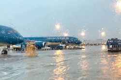 Hàng không điều chỉnh lịch bay tránh bão Talim