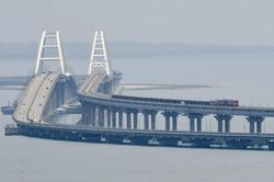 Nga điều tiết giao thông đến bán đảo Crimea đi qua vùng Donbass